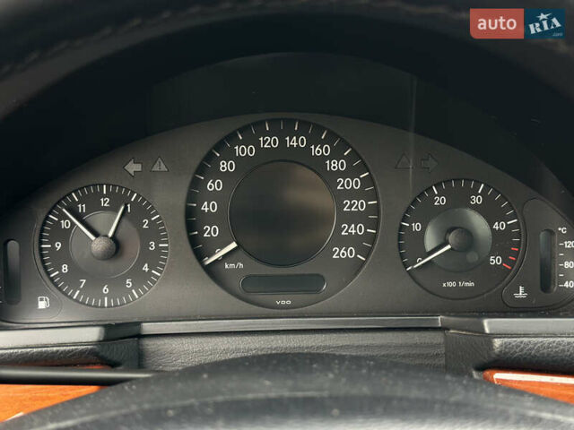 Синий Мерседес Е-Класс, объемом двигателя 2.15 л и пробегом 375 тыс. км за 10200 $, фото 33 на Automoto.ua