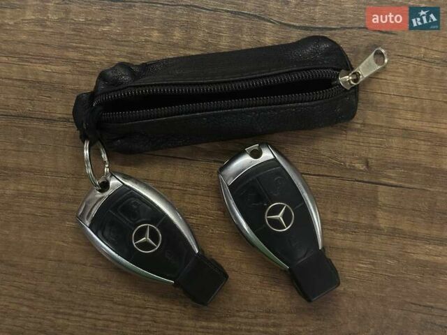 Синий Мерседес Е-Класс, объемом двигателя 2.15 л и пробегом 375 тыс. км за 10200 $, фото 45 на Automoto.ua