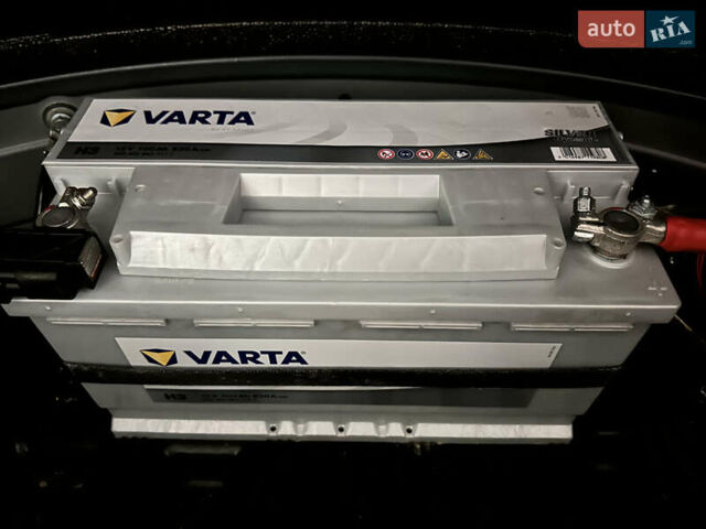 Синий Мерседес Е-Класс, объемом двигателя 2.15 л и пробегом 375 тыс. км за 10200 $, фото 38 на Automoto.ua