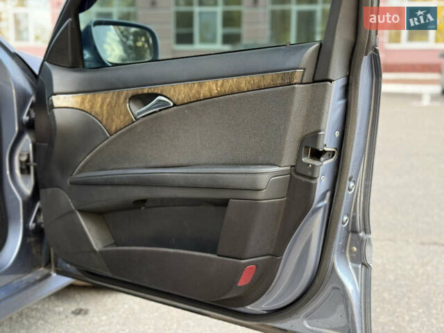 Синій Мерседес Е-Клас, об'ємом двигуна 1.8 л та пробігом 203 тис. км за 8750 $, фото 24 на Automoto.ua