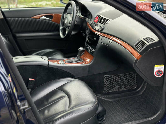 Синий Мерседес Е-Класс, объемом двигателя 2.15 л и пробегом 375 тыс. км за 10200 $, фото 17 на Automoto.ua