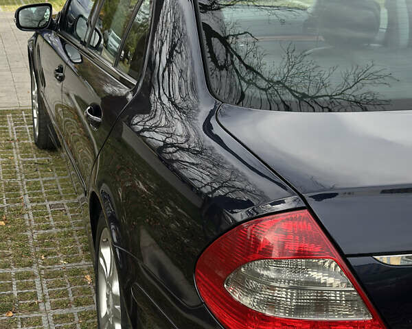 Синий Мерседес Е-Класс, объемом двигателя 2.15 л и пробегом 375 тыс. км за 10200 $, фото 9 на Automoto.ua