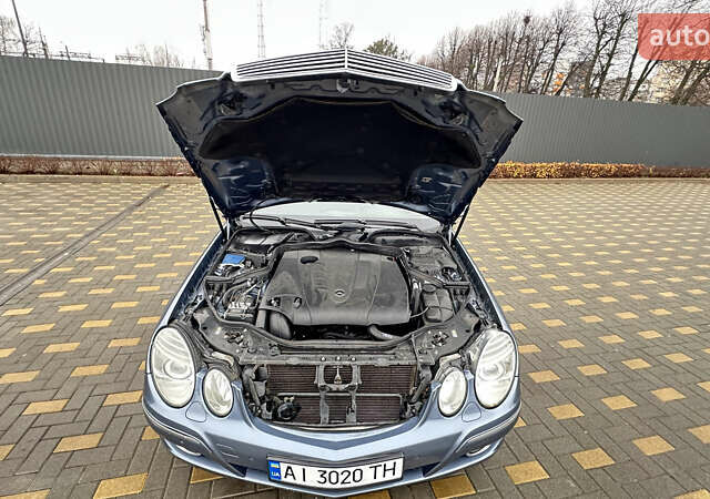 Синий Мерседес Е-Класс, объемом двигателя 2.15 л и пробегом 322 тыс. км за 8350 $, фото 3 на Automoto.ua