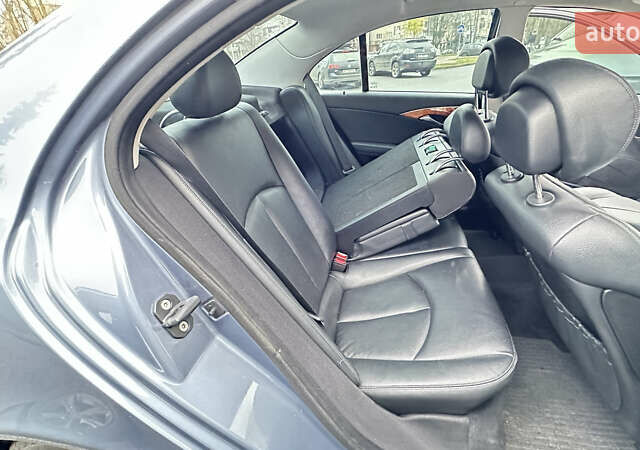 Синий Мерседес Е-Класс, объемом двигателя 2.15 л и пробегом 322 тыс. км за 8350 $, фото 8 на Automoto.ua