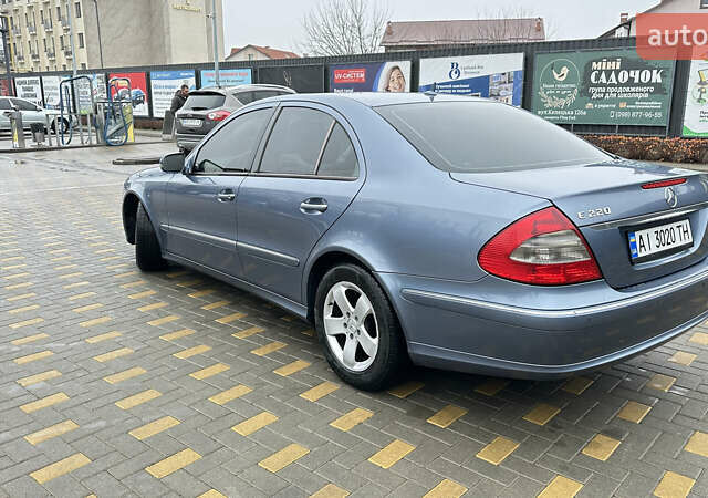 Синий Мерседес Е-Класс, объемом двигателя 2.15 л и пробегом 322 тыс. км за 8350 $, фото 1 на Automoto.ua