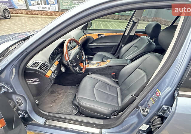 Синий Мерседес Е-Класс, объемом двигателя 2.15 л и пробегом 322 тыс. км за 8350 $, фото 11 на Automoto.ua