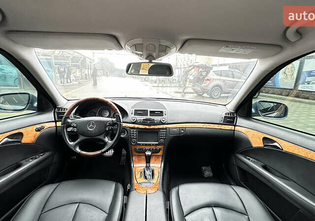 Синий Мерседес Е-Класс, объемом двигателя 2.15 л и пробегом 322 тыс. км за 8350 $, фото 2 на Automoto.ua