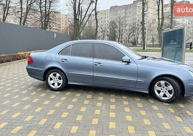 Синий Мерседес Е-Класс, объемом двигателя 2.15 л и пробегом 322 тыс. км за 8350 $, фото 9 на Automoto.ua