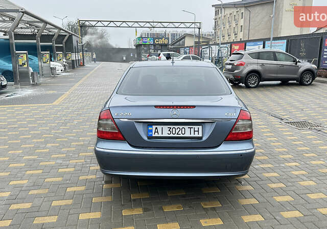 Синий Мерседес Е-Класс, объемом двигателя 2.15 л и пробегом 322 тыс. км за 8350 $, фото 6 на Automoto.ua