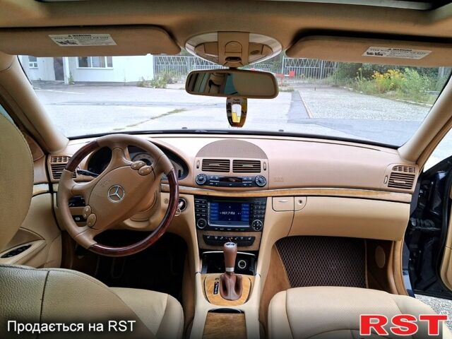 Мерседес Е-Класс 2007 в Житомире на Automoto.ua Синий Мерседес Е-Класс, объемом двигателя 3.5 л и пробегом 343 тыс. км за 9000 $, фото 3 на Automoto.ua