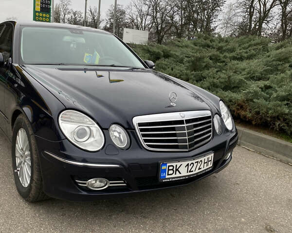 Синий Мерседес Е-Класс, объемом двигателя 2.99 л и пробегом 268 тыс. км за 9800 $, фото 3 на Automoto.ua