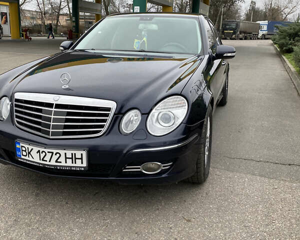 Синий Мерседес Е-Класс, объемом двигателя 2.99 л и пробегом 268 тыс. км за 9800 $, фото 4 на Automoto.ua