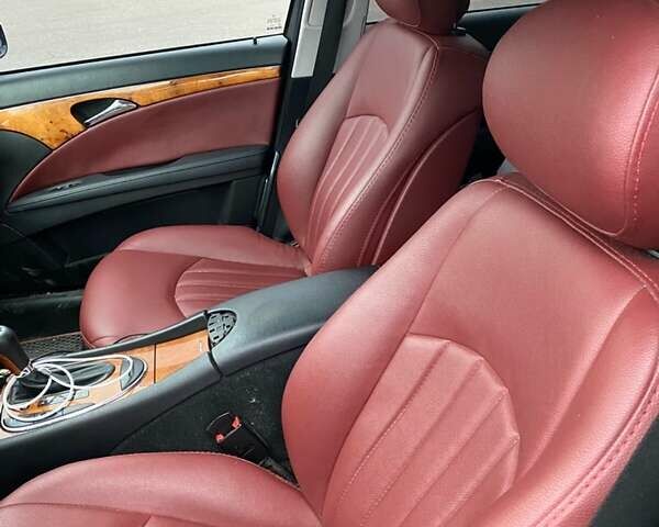 Синий Мерседес Е-Класс, объемом двигателя 2.99 л и пробегом 268 тыс. км за 9800 $, фото 8 на Automoto.ua