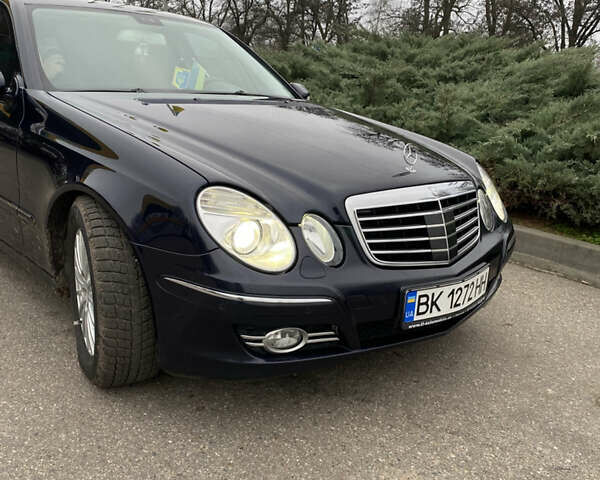 Синий Мерседес Е-Класс, объемом двигателя 2.99 л и пробегом 268 тыс. км за 9800 $, фото 1 на Automoto.ua