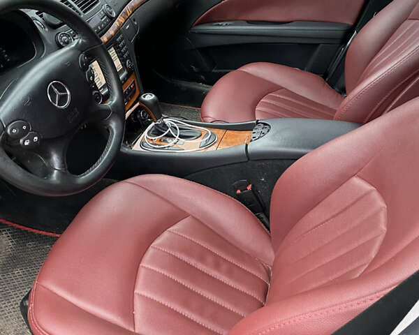 Синий Мерседес Е-Класс, объемом двигателя 2.99 л и пробегом 268 тыс. км за 9800 $, фото 9 на Automoto.ua