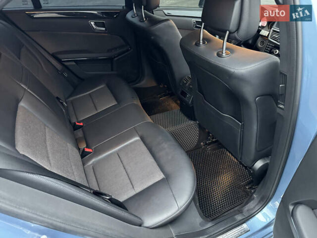 Синий Мерседес Е-Класс, объемом двигателя 3 л и пробегом 286 тыс. км за 15900 $, фото 23 на Automoto.ua