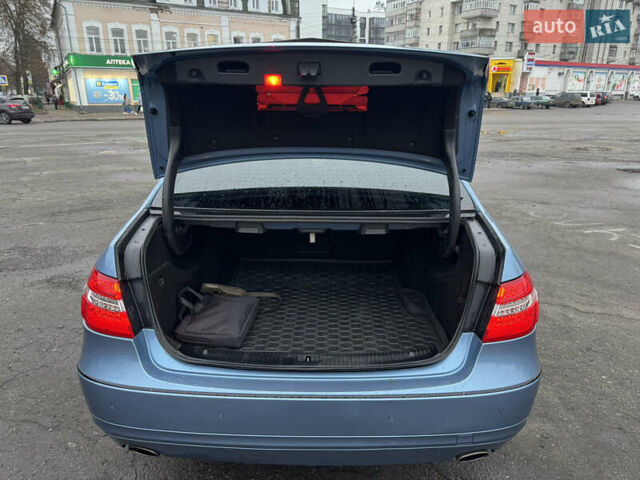 Синий Мерседес Е-Класс, объемом двигателя 3 л и пробегом 286 тыс. км за 15900 $, фото 25 на Automoto.ua