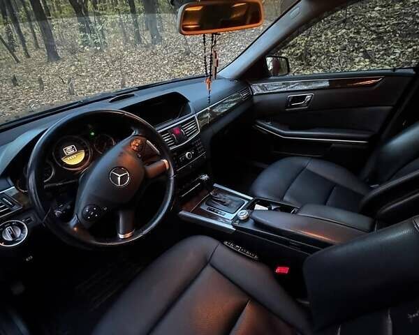 Синій Мерседес Е-Клас, об'ємом двигуна 1.8 л та пробігом 334 тис. км за 10600 $, фото 1 на Automoto.ua