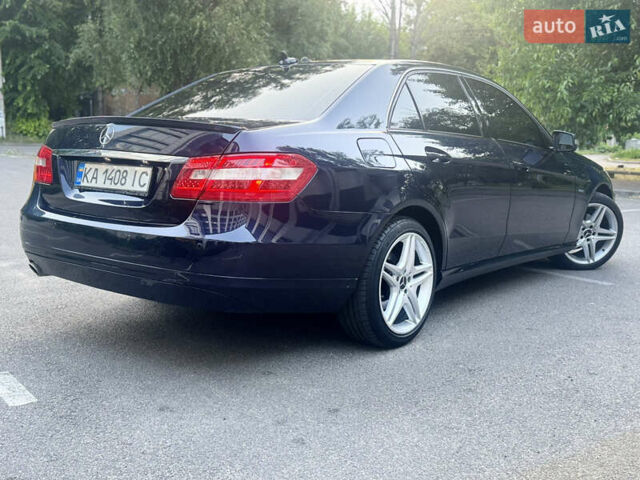 Синий Мерседес Е-Класс, объемом двигателя 1.8 л и пробегом 367 тыс. км за 8800 $, фото 4 на Automoto.ua