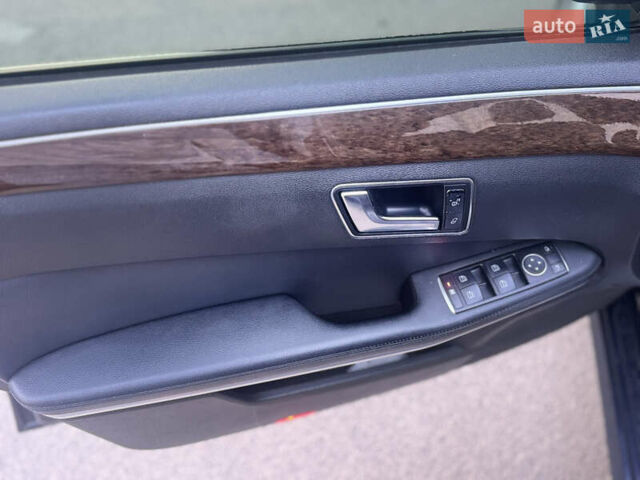 Синий Мерседес Е-Класс, объемом двигателя 1.8 л и пробегом 367 тыс. км за 8800 $, фото 33 на Automoto.ua