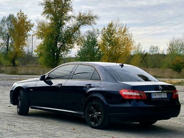 Синій Мерседес Е-Клас, об'ємом двигуна 1.8 л та пробігом 178 тис. км за 8888 $, фото 3 на Automoto.ua