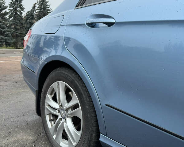 Синий Мерседес Е-Класс, объемом двигателя 3 л и пробегом 286 тыс. км за 15900 $, фото 9 на Automoto.ua