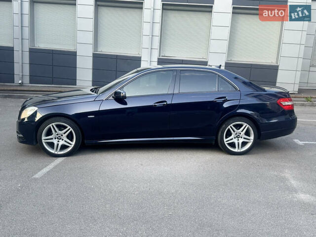 Синий Мерседес Е-Класс, объемом двигателя 1.8 л и пробегом 367 тыс. км за 8800 $, фото 15 на Automoto.ua