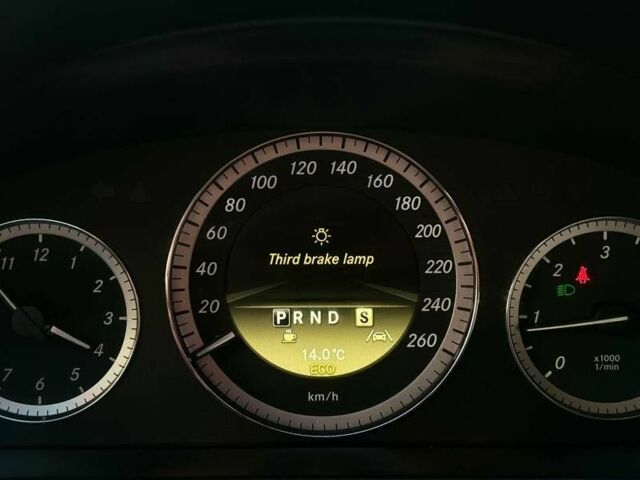 Мерседес Е-Класс 2011 в Киеве на Automoto.ua Синий Мерседес Е-Класс, объемом двигателя 2.2 л и пробегом 280 тыс. км за 11350 $, фото 16 на Automoto.ua