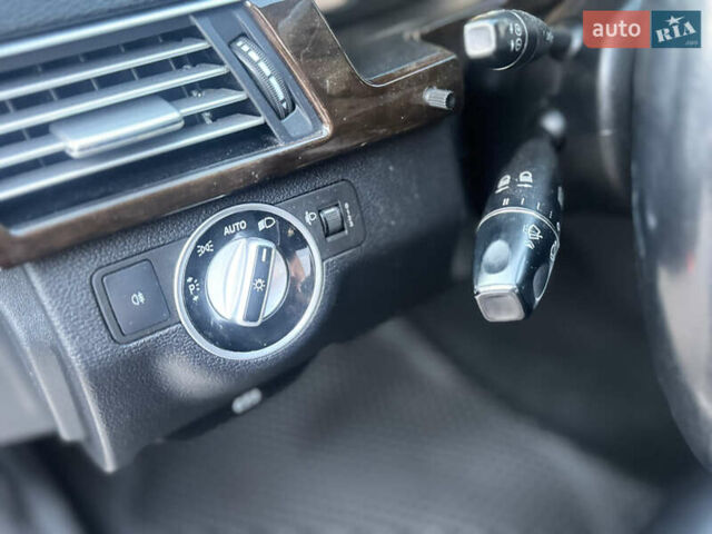 Синий Мерседес Е-Класс, объемом двигателя 1.8 л и пробегом 367 тыс. км за 8800 $, фото 34 на Automoto.ua