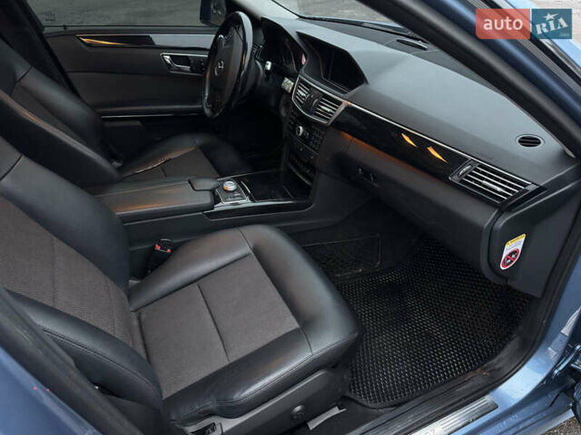 Синий Мерседес Е-Класс, объемом двигателя 3 л и пробегом 286 тыс. км за 15900 $, фото 21 на Automoto.ua