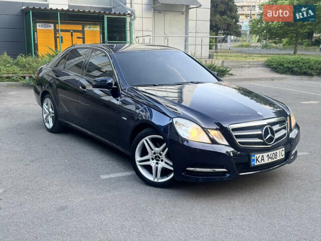Синий Мерседес Е-Класс, объемом двигателя 1.8 л и пробегом 367 тыс. км за 8800 $, фото 10 на Automoto.ua