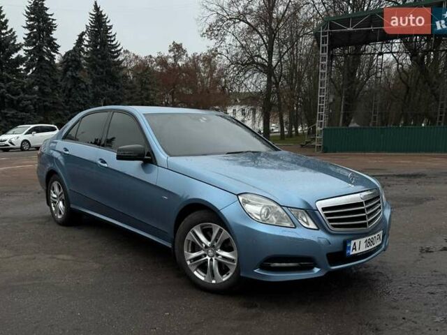 Синий Мерседес Е-Класс, объемом двигателя 3 л и пробегом 286 тыс. км за 15900 $, фото 1 на Automoto.ua