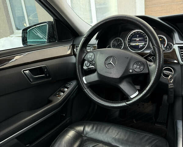 Синий Мерседес Е-Класс, объемом двигателя 2.14 л и пробегом 450 тыс. км за 10800 $, фото 7 на Automoto.ua