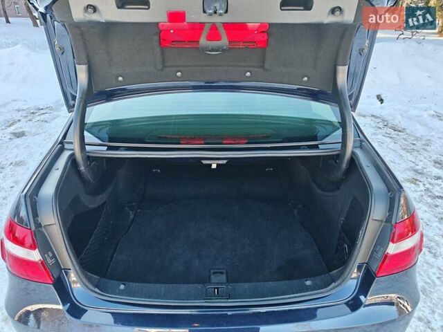 Синий Мерседес Е-Класс, объемом двигателя 2.14 л и пробегом 455 тыс. км за 10900 $, фото 21 на Automoto.ua