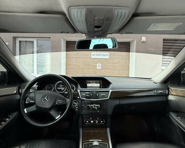 Синий Мерседес Е-Класс, объемом двигателя 2.14 л и пробегом 450 тыс. км за 10800 $, фото 6 на Automoto.ua