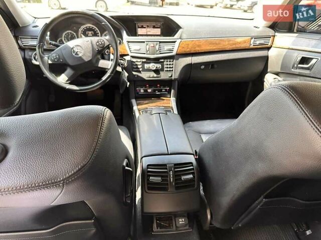 Синий Мерседес Е-Класс, объемом двигателя 3 л и пробегом 343 тыс. км за 16499 $, фото 14 на Automoto.ua