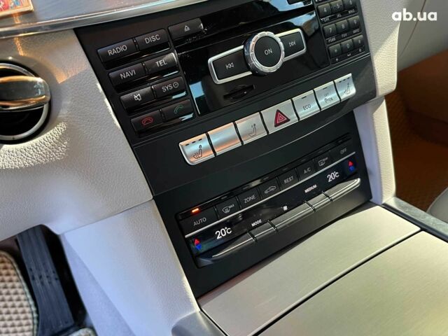 Синий Мерседес Е-Класс, объемом двигателя 2.2 л и пробегом 213 тыс. км за 19390 $, фото 22 на Automoto.ua