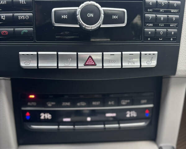 Синий Мерседес Е-Класс, объемом двигателя 2.14 л и пробегом 217 тыс. км за 16000 $, фото 35 на Automoto.ua