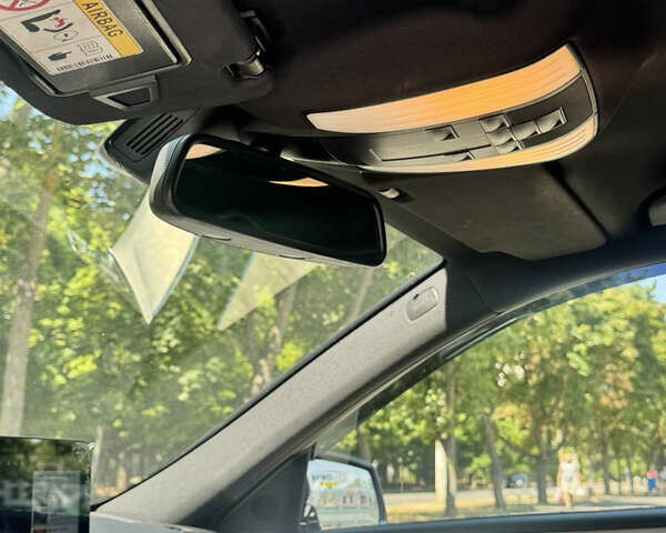 Синий Мерседес Е-Класс, объемом двигателя 2.1 л и пробегом 180 тыс. км за 15700 $, фото 17 на Automoto.ua