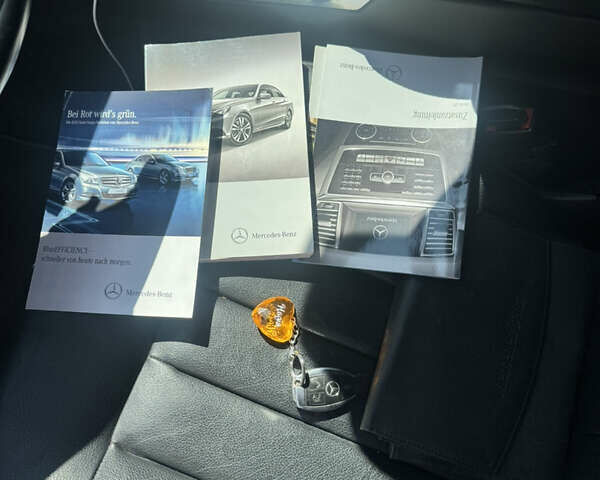 Синий Мерседес Е-Класс, объемом двигателя 2.1 л и пробегом 180 тыс. км за 15700 $, фото 19 на Automoto.ua