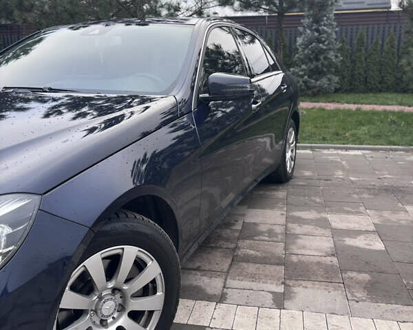 Синий Мерседес Е-Класс, объемом двигателя 2.14 л и пробегом 217 тыс. км за 16000 $, фото 20 на Automoto.ua