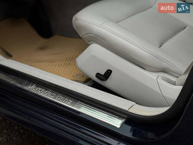 Синий Мерседес Е-Класс, объемом двигателя 2.14 л и пробегом 217 тыс. км за 16000 $, фото 29 на Automoto.ua