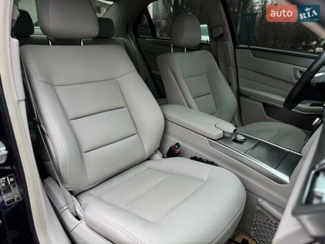 Синий Мерседес Е-Класс, объемом двигателя 2.2 л и пробегом 213 тыс. км за 15990 $, фото 64 на Automoto.ua