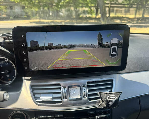 Синий Мерседес Е-Класс, объемом двигателя 2.1 л и пробегом 180 тыс. км за 15700 $, фото 15 на Automoto.ua