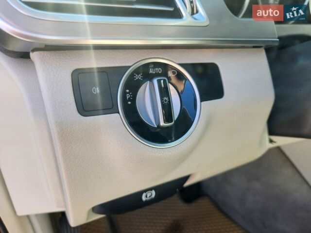 Синій Мерседес Е-Клас, об'ємом двигуна 2.2 л та пробігом 222 тис. км за 14999 $, фото 13 на Automoto.ua