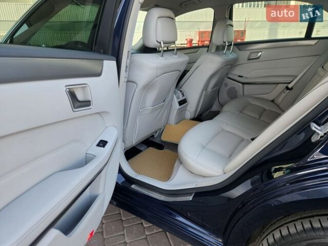 Синій Мерседес Е-Клас, об'ємом двигуна 2.2 л та пробігом 222 тис. км за 14999 $, фото 22 на Automoto.ua