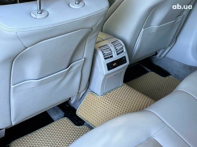 Синий Мерседес Е-Класс, объемом двигателя 2.2 л и пробегом 213 тыс. км за 19390 $, фото 25 на Automoto.ua