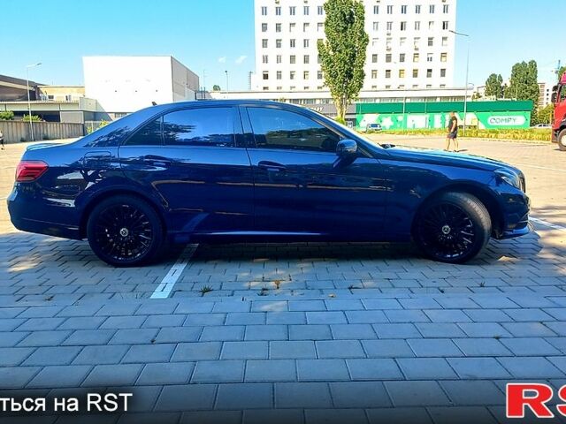 Синій Мерседес Е-Клас, об'ємом двигуна 2 л та пробігом 265 тис. км за 15500 $, фото 2 на Automoto.ua