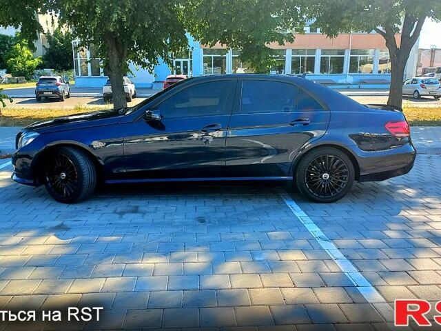 Синій Мерседес Е-Клас, об'ємом двигуна 2 л та пробігом 265 тис. км за 15500 $, фото 3 на Automoto.ua