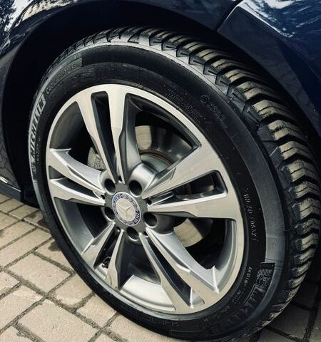 Синій Мерседес Е-Клас, об'ємом двигуна 2.2 л та пробігом 150 тис. км за 21900 $, фото 18 на Automoto.ua